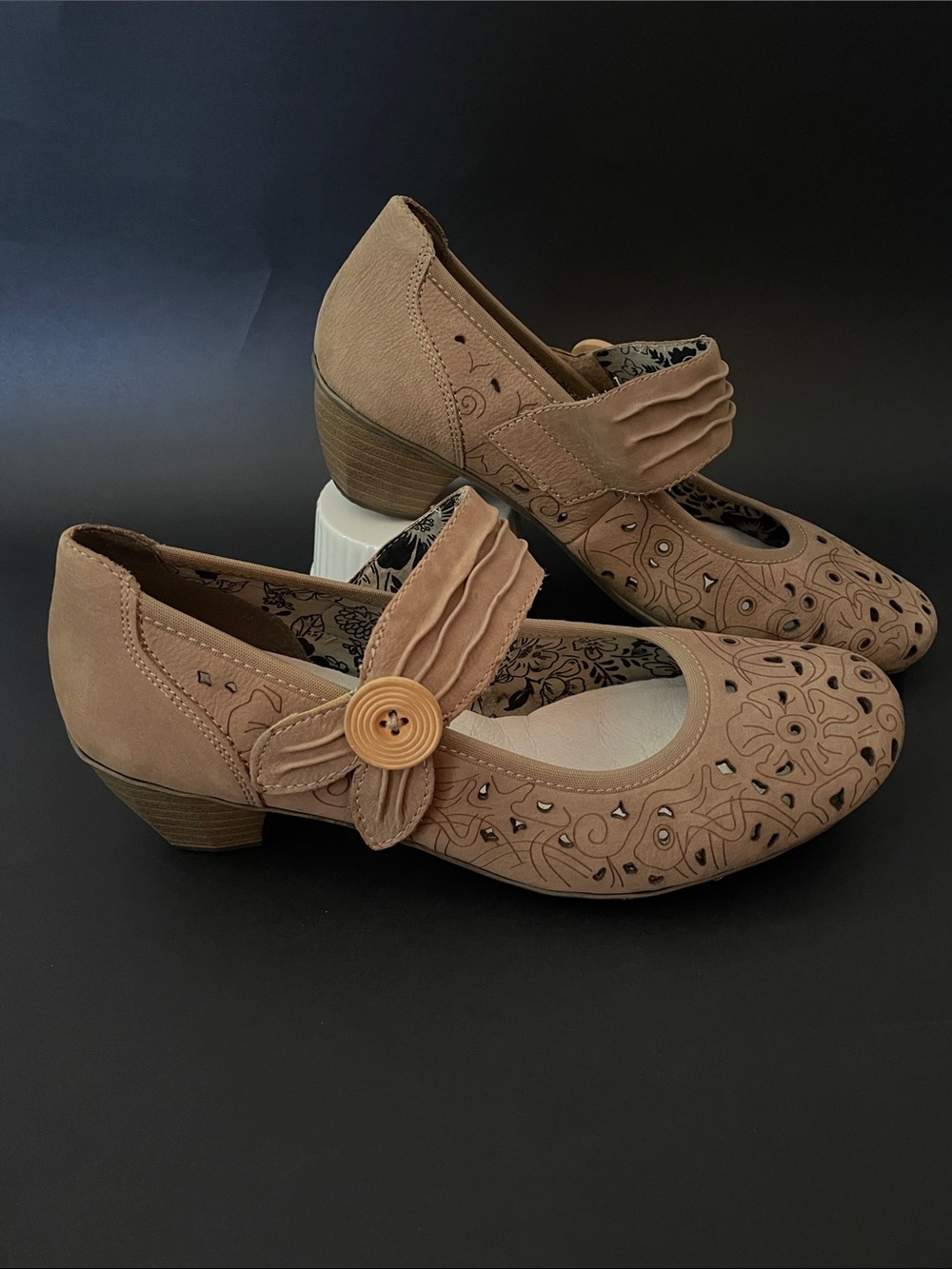 RIEKER Comfort Leather Floral Cutout Mary Jane Cottagecore Preppy Low Heel Pumps